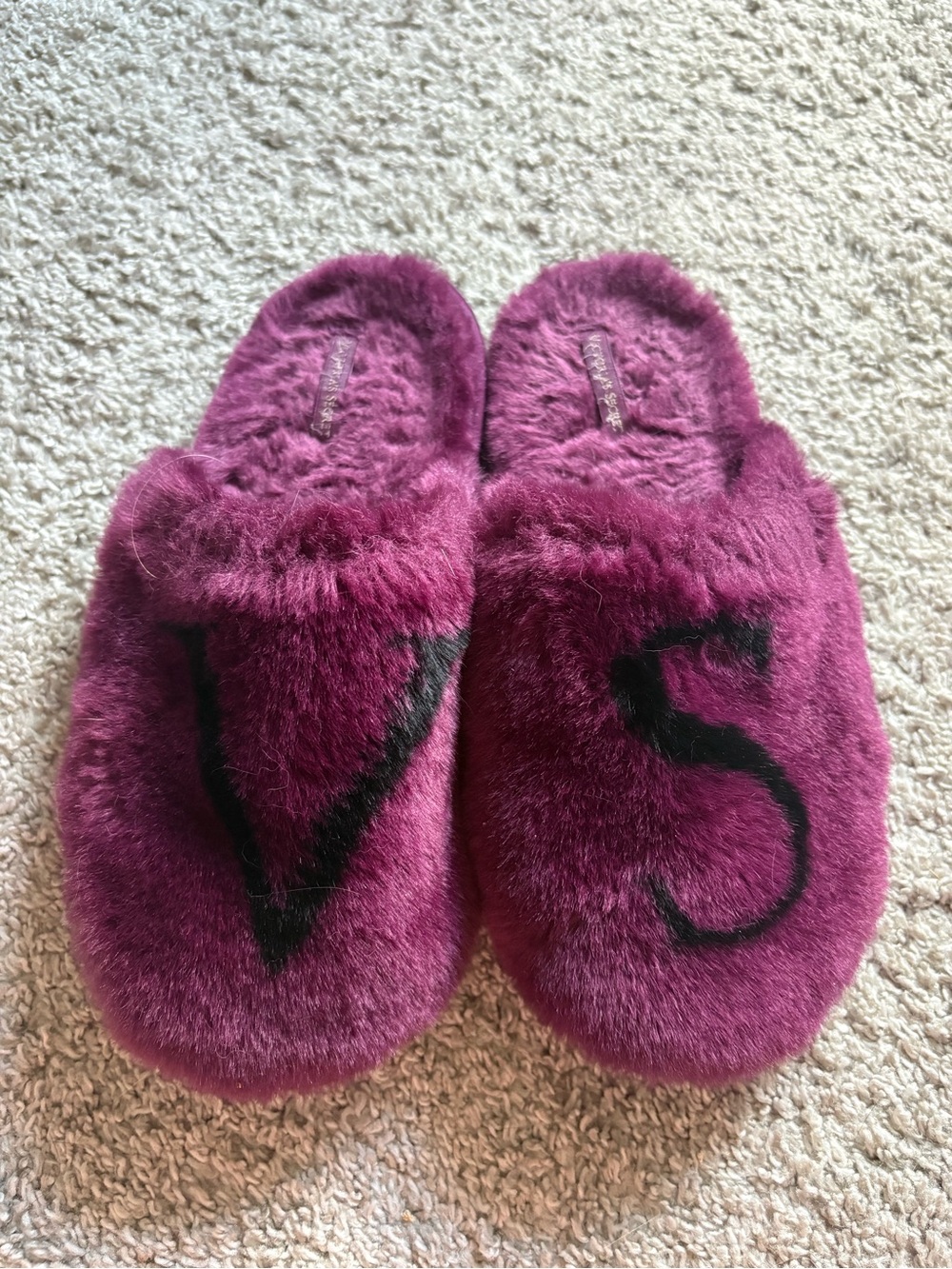 Victoria's Secret Plush Slide Slippers in Deep Magenta with Black Logo